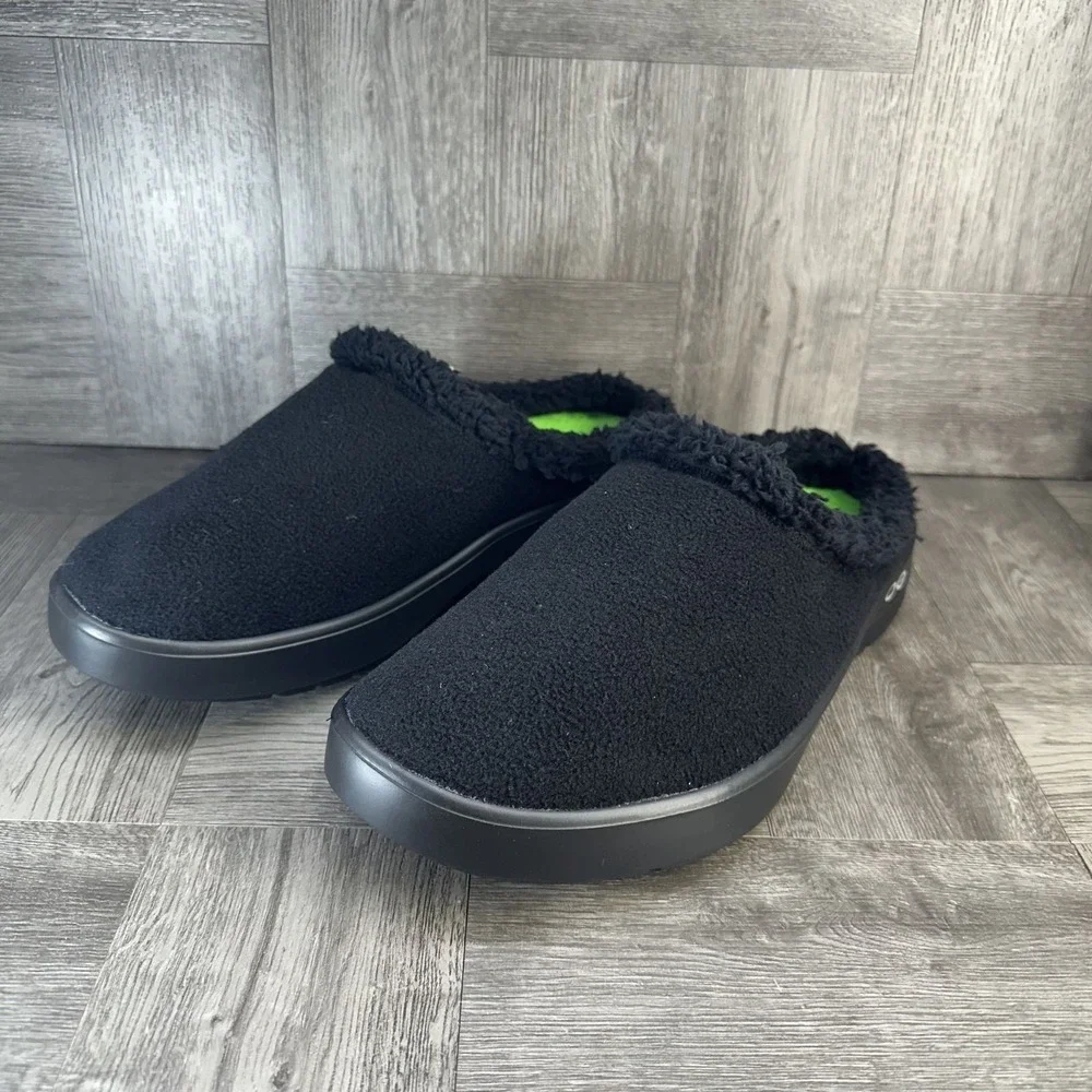 OOFOS OOmg Luxe Clog Mens 10 Black Brand New Recovery Faux Fur Slipper Comfort